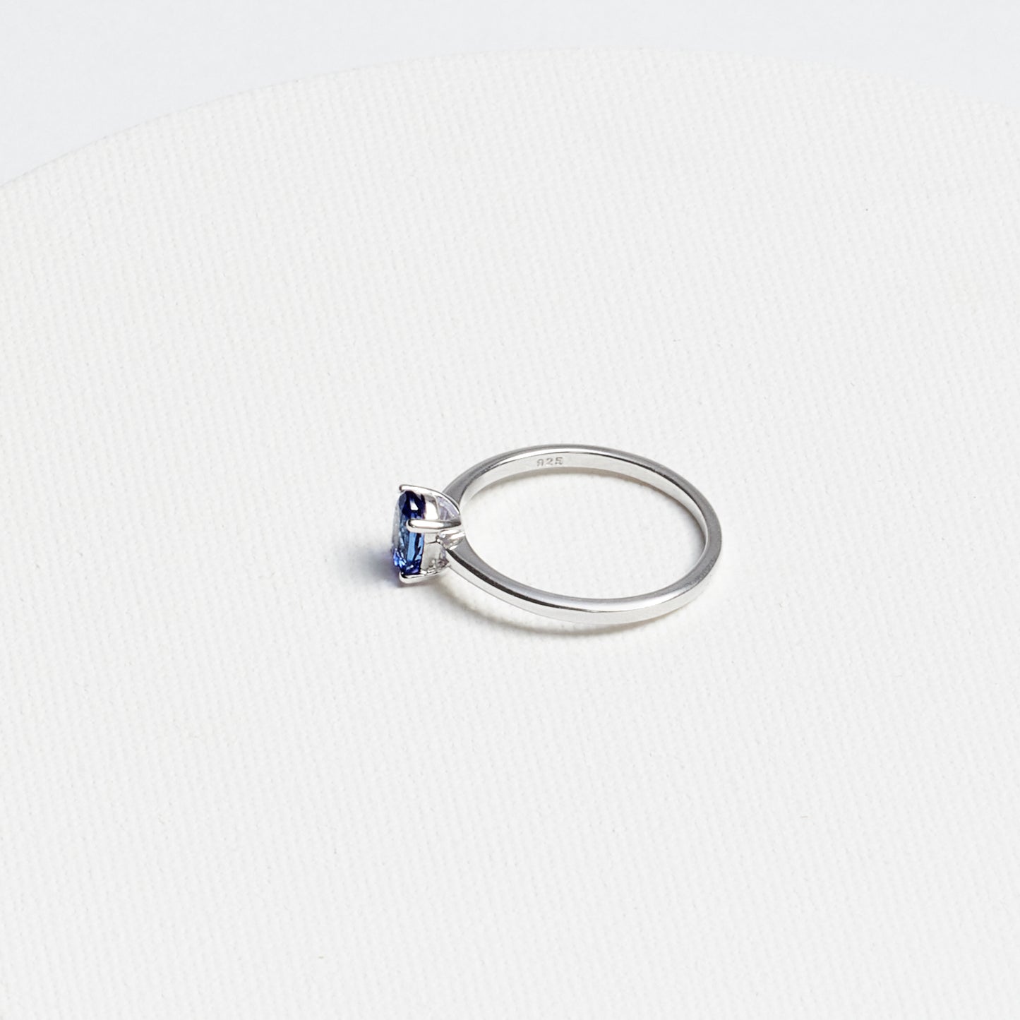 Oval Tanzanite Ring · 0.7ct · Silver