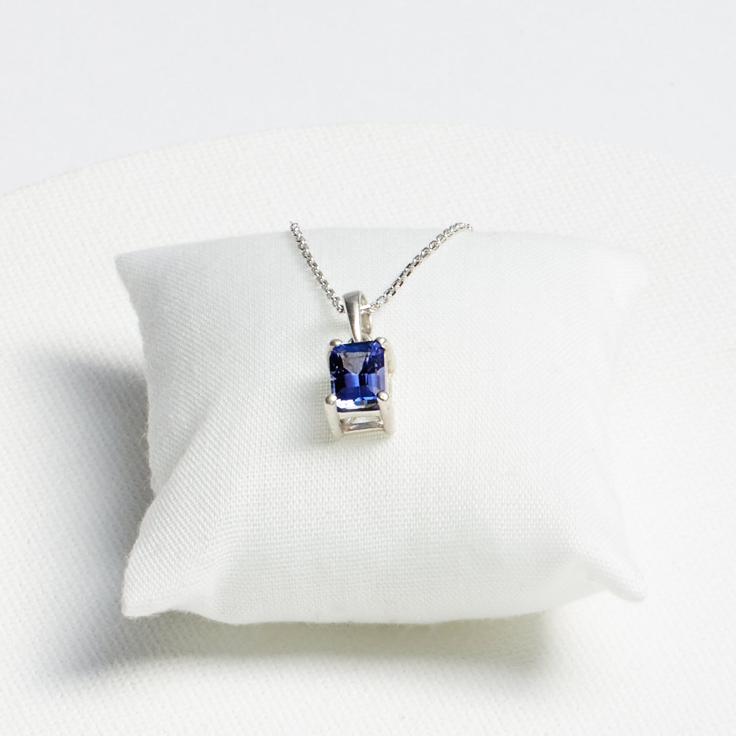 Emerald-Cut Tanzanite Pendant · 1.07ct · Silver