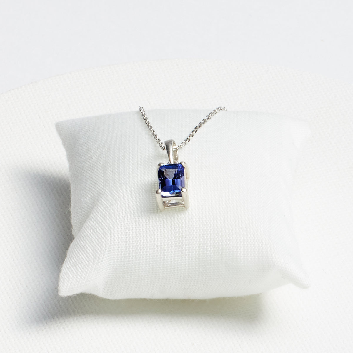 Emerald-Cut Tanzanite Pendant · 1.07ct · Silver