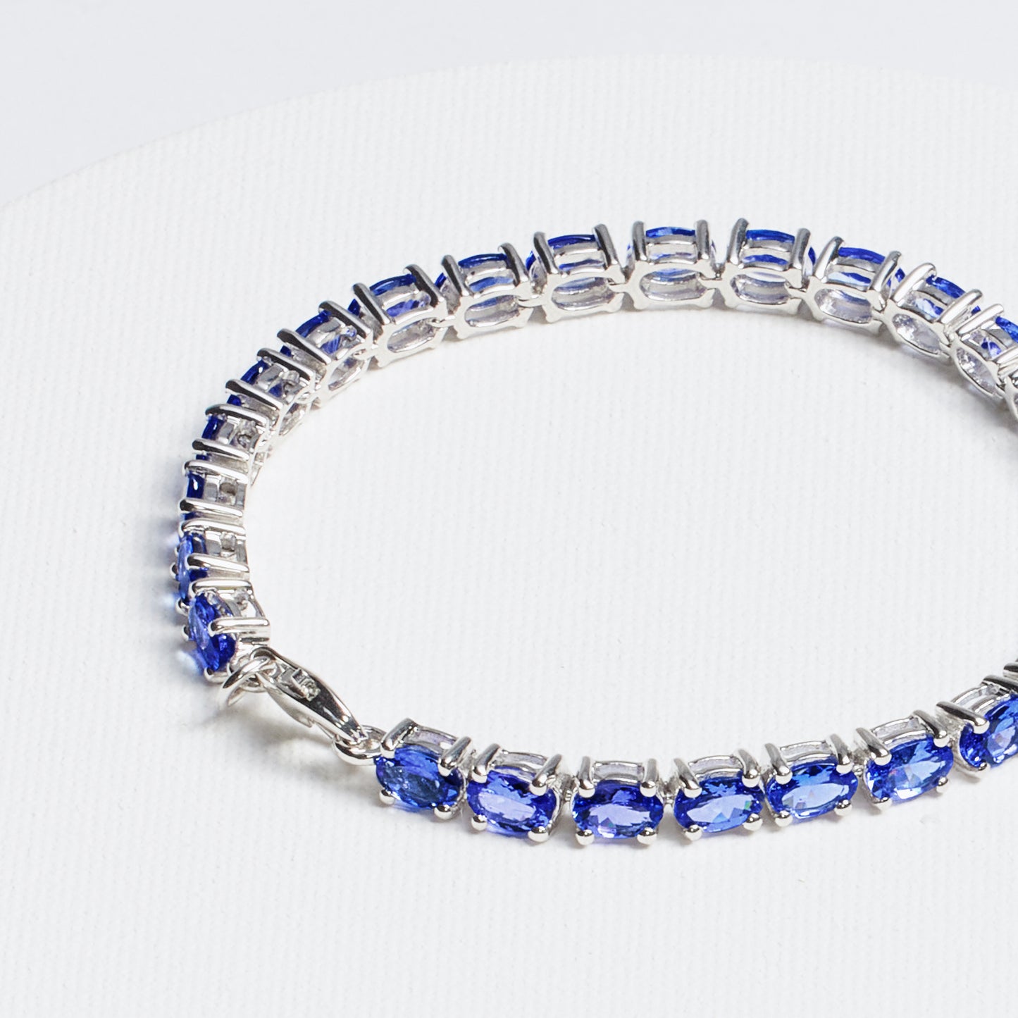 Oval Tanzanite Tennis Bracelet · 12ct · Silver