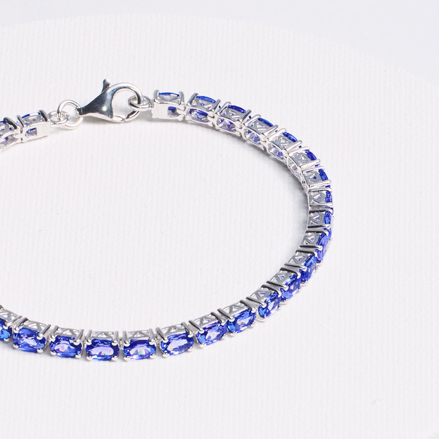 Oval Tanzanite Tennis Bracelet · 7ct · Silver