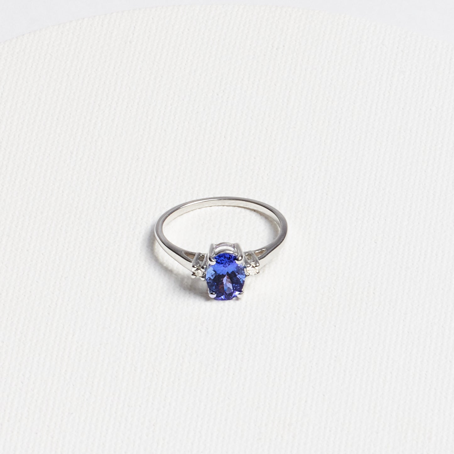 Oval Tanzanite Ring with Diamond Accents · 1.27ct · 14K White Gold