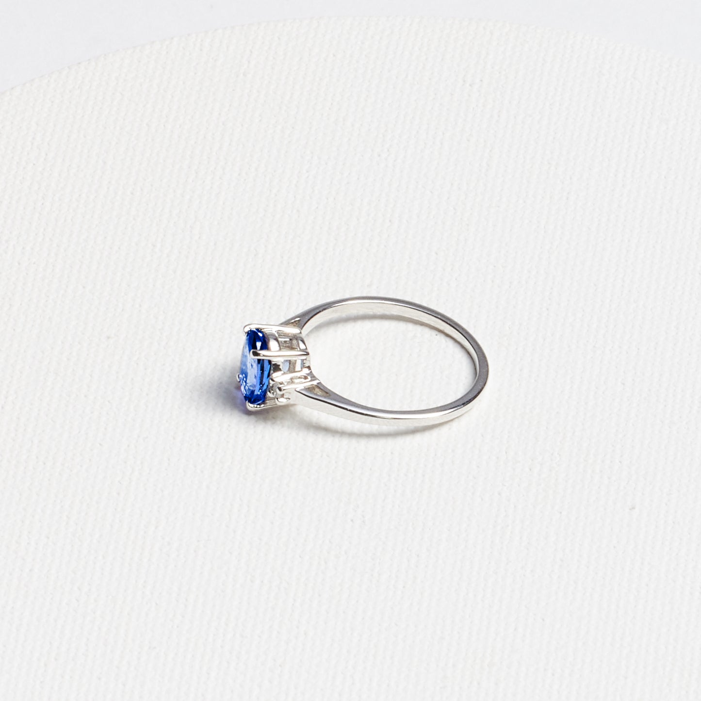 Oval Tanzanite Ring with Diamond Accents · 1.27ct · 14K White Gold