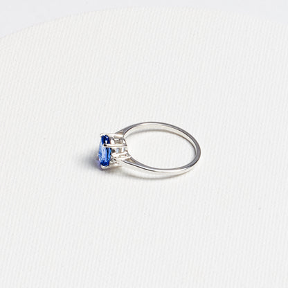 Oval Tanzanite Ring with Diamond Accents · 1.27ct · 14K White Gold