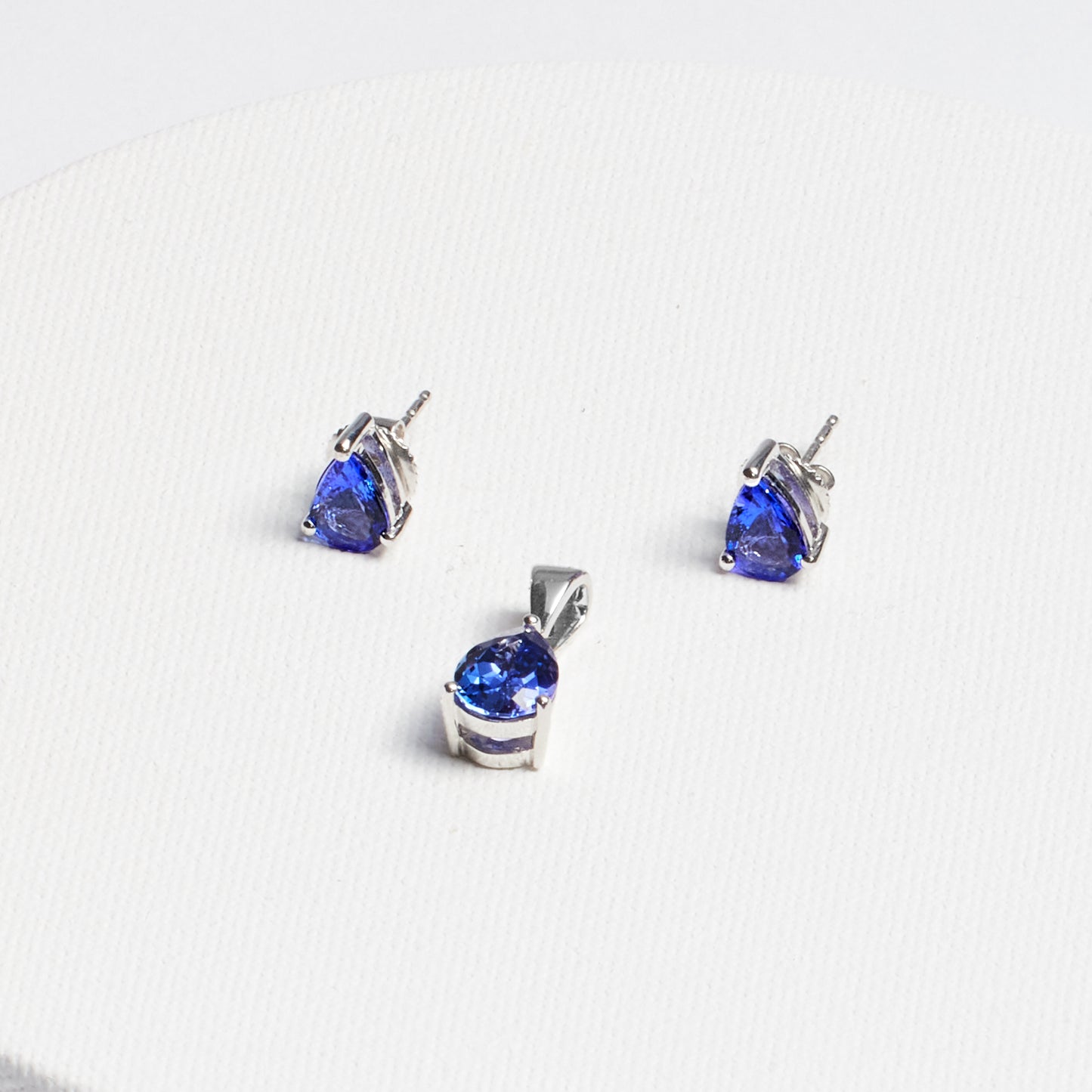 Teardrop Tanzanite Stud Earrings · 2.5ct · Silver
