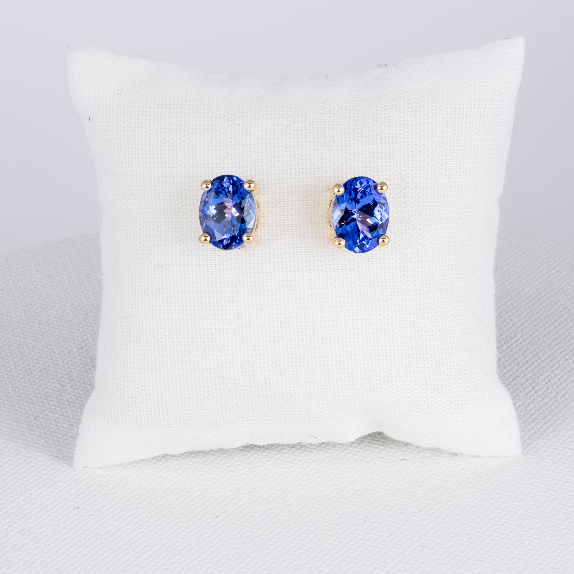 Oval Tanzanite Stud Earrings · 3.5ct · 10K Yellow Gold